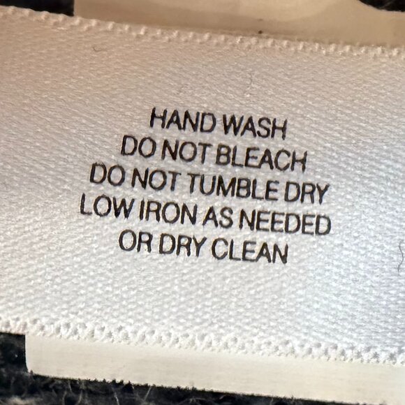 Cutter & Buck Men’s M Quarter Zip Sweater – Italian Yarns - Picture 6 of 8